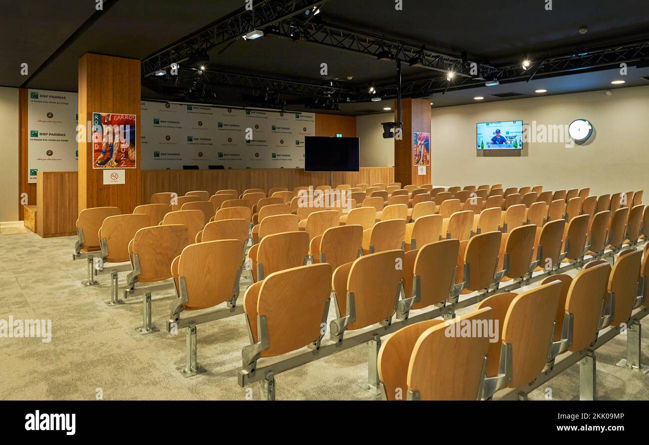 Pressekonferenzraum im Tenniskomplex Roland Garros in Paris Stockfoto