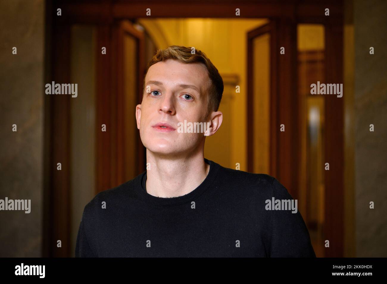 Der französische Autor Edouard Louis wurde in Stockholm, Schweden, fotografiert. Foto: Jessica Gow / TT / Code 10070 Stockfoto
