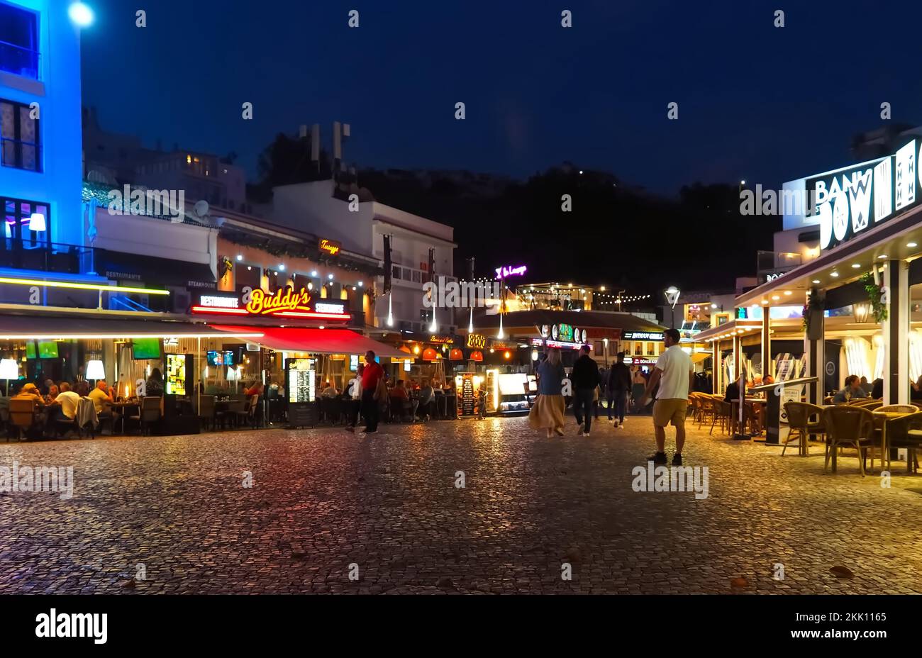 Nachtleben in Albufeira an der Algarve-Küste Portugals Stockfoto