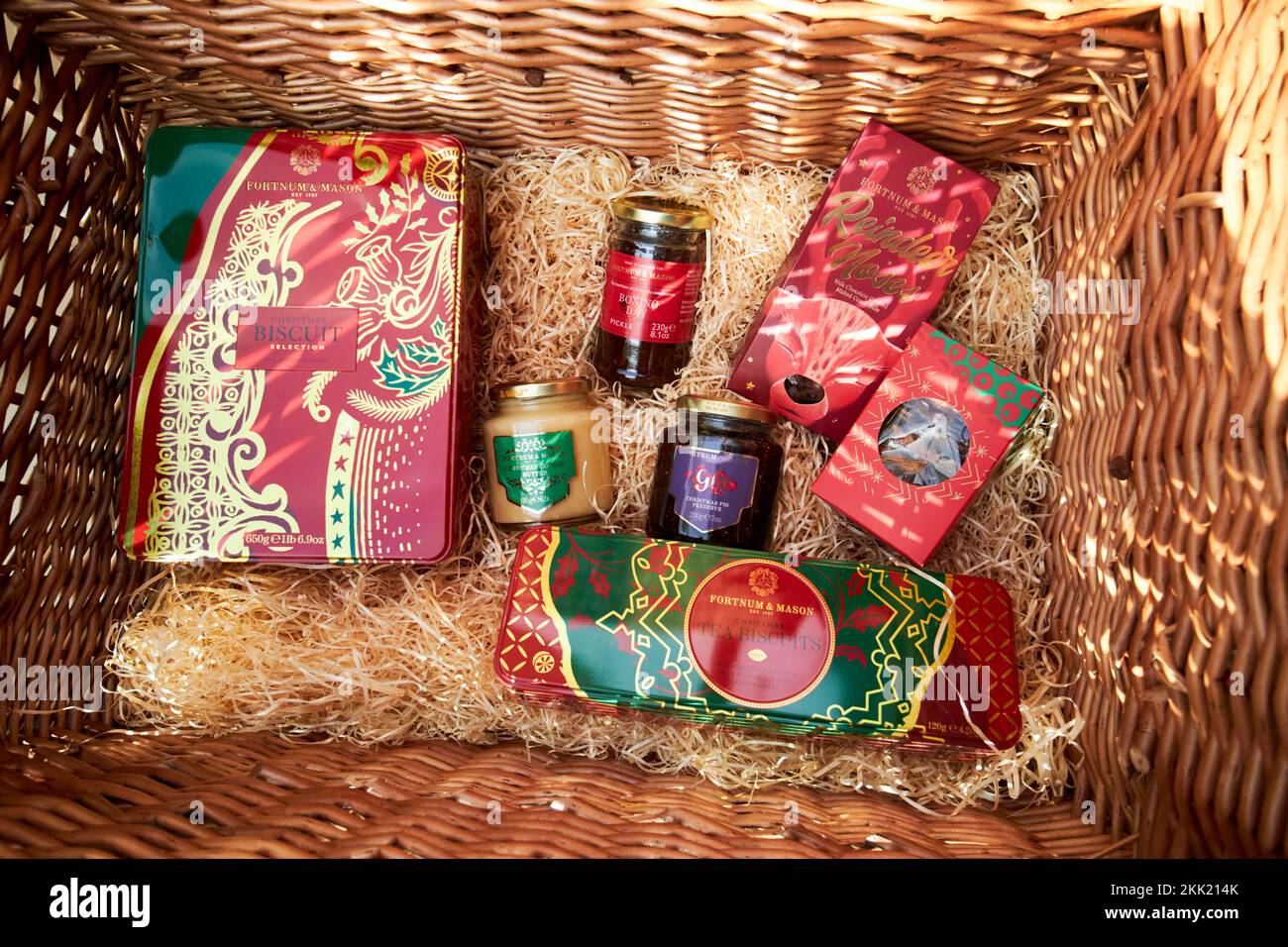 Fortnum & Mason Luxuswaren weihnachtskorb Stockfoto