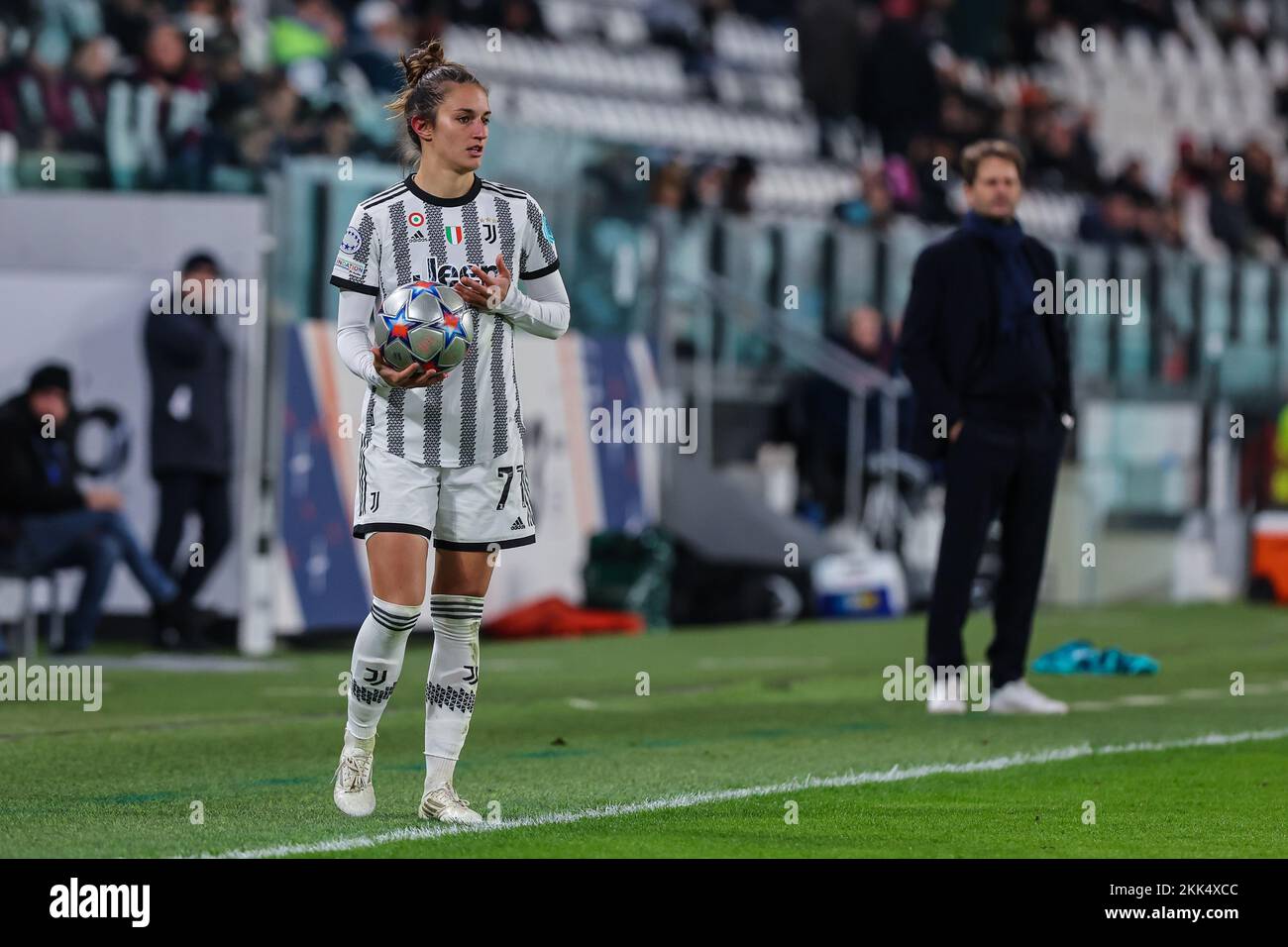 Turin, Italien. 24.. November 2022. Martina Lenzini vom FC Juventus Women während des Fußballspiels der UEFA Women's Champions League 2022/23 – Gruppe C zwischen dem FC Juventus Women und dem FC Arsenal Women im Allianz Stadium. (Foto: Fabrizio Carabelli/SOPA Images/Sipa USA) Guthaben: SIPA USA/Alamy Live News Stockfoto