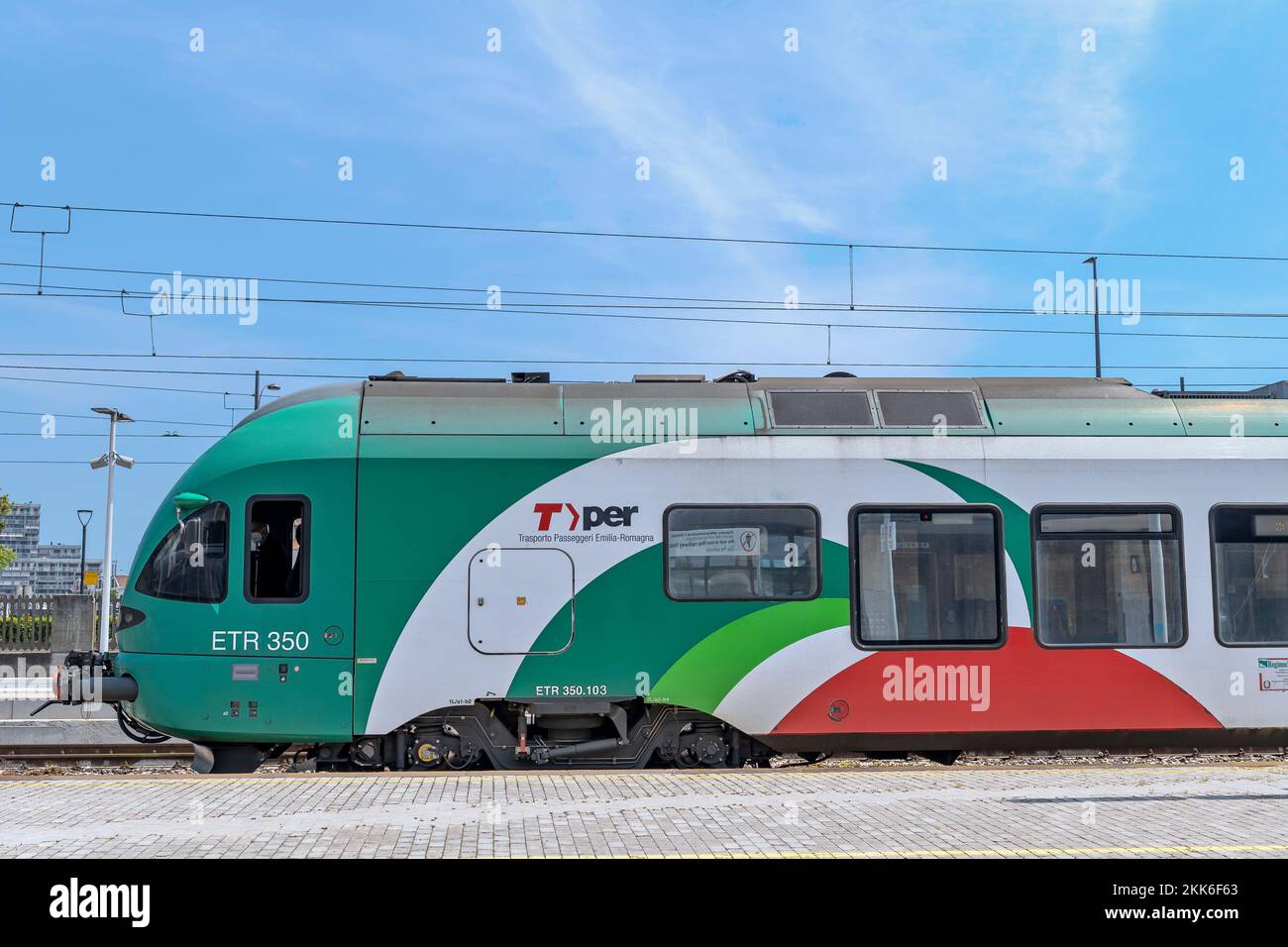 ETR 350 103, neue Züge der Trenitalia Tper Company, die den regionalen Eisenbahnverkehr der Emilia-Romagna leiten. Bahnhof Ravenna, Italien, Europa, EU Stockfoto