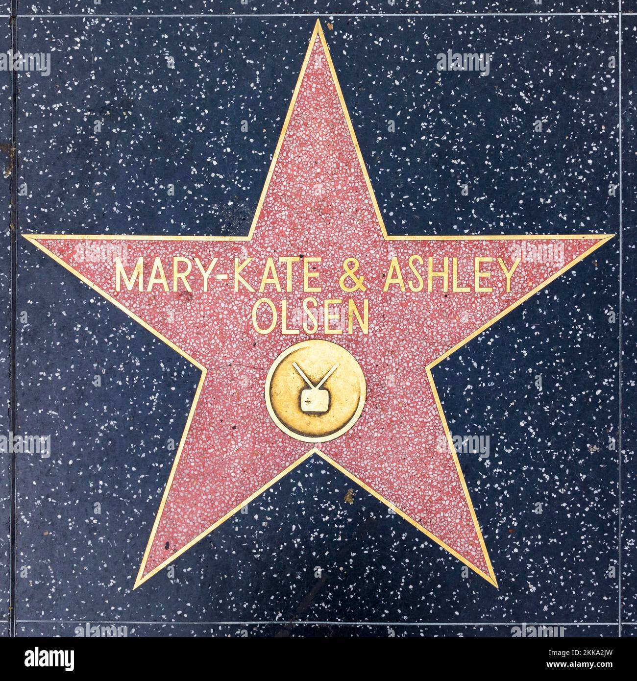 Los Angeles, USA - 5. März 2019: Nahaufnahme von Star auf dem Hollywood Walk of Fame für Mary-Kate und Ashley Olsen. Stockfoto