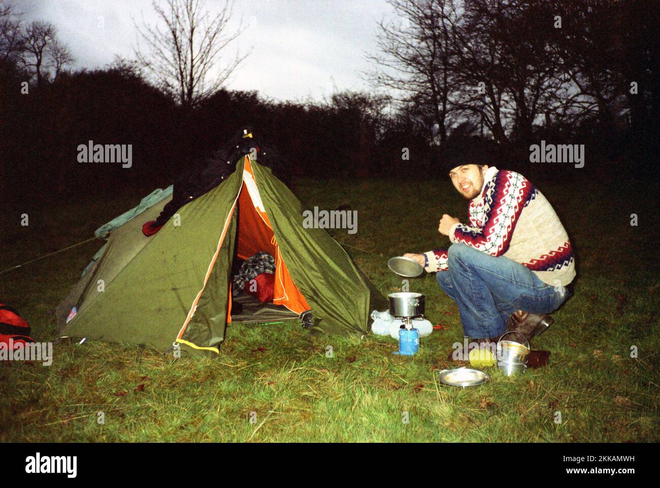 Abendessen auf unserer ersten Campingtour mit Übernachtung als Vorbereitung für den Spaziergang auf dem West Highland Way 1983. Stockfoto