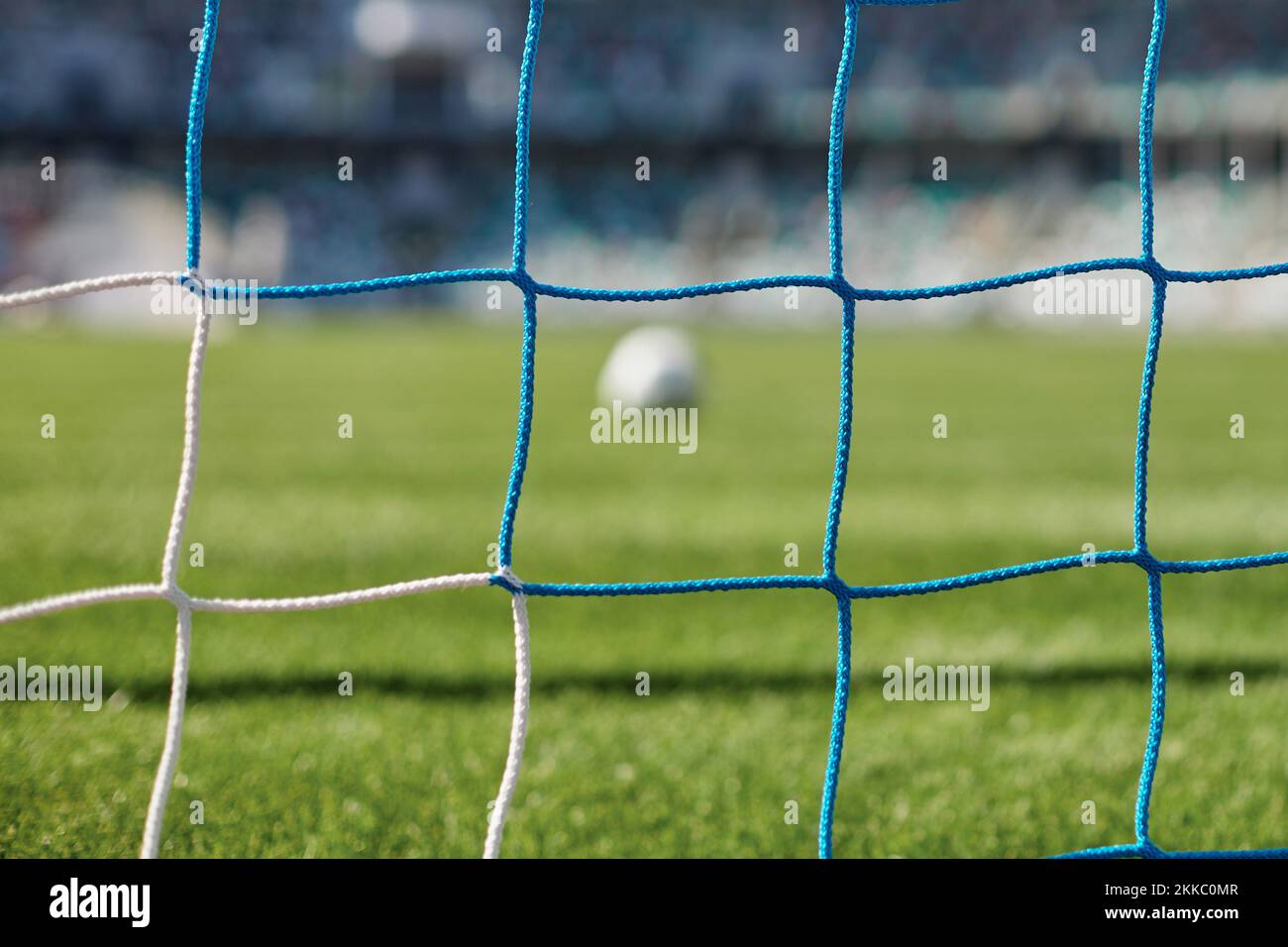 Fußball-Torpfosten mit Netz, Rückansicht. Stockfoto