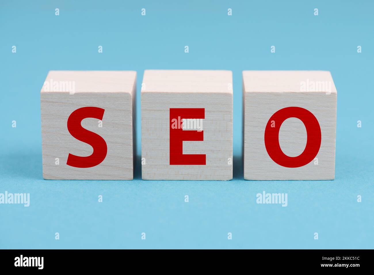 SEO steht für Cubes, Website-Optimierung, Ranking-Strategie, Suchmaschine Stockfoto