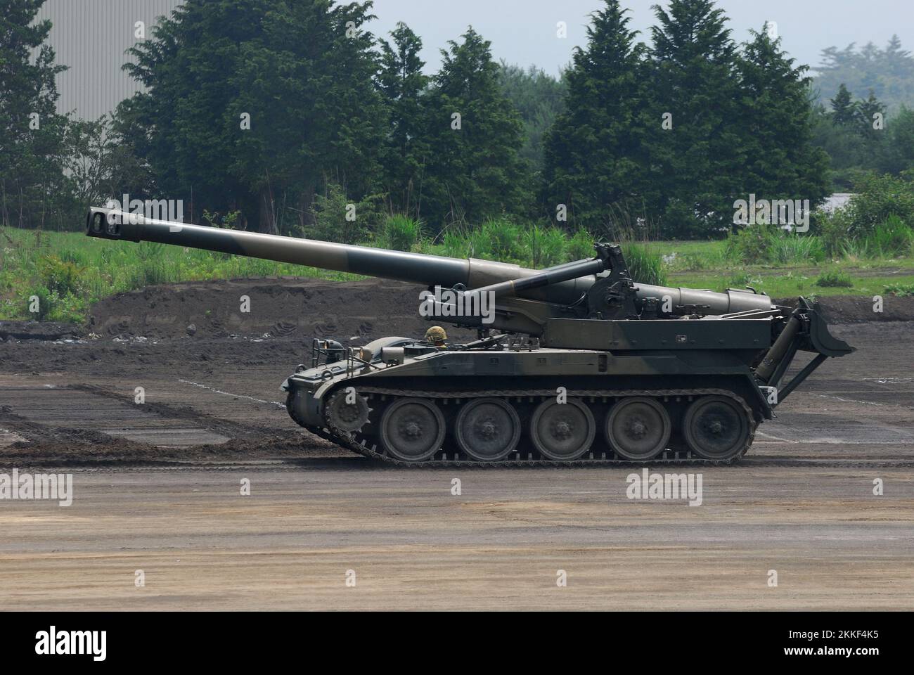 Präfektur Shizuoka, Japan - 10. Juli 2011: Japan Ground Self-Defense Force M110A2 203mm, selbstfahrender Haubitzer. Stockfoto