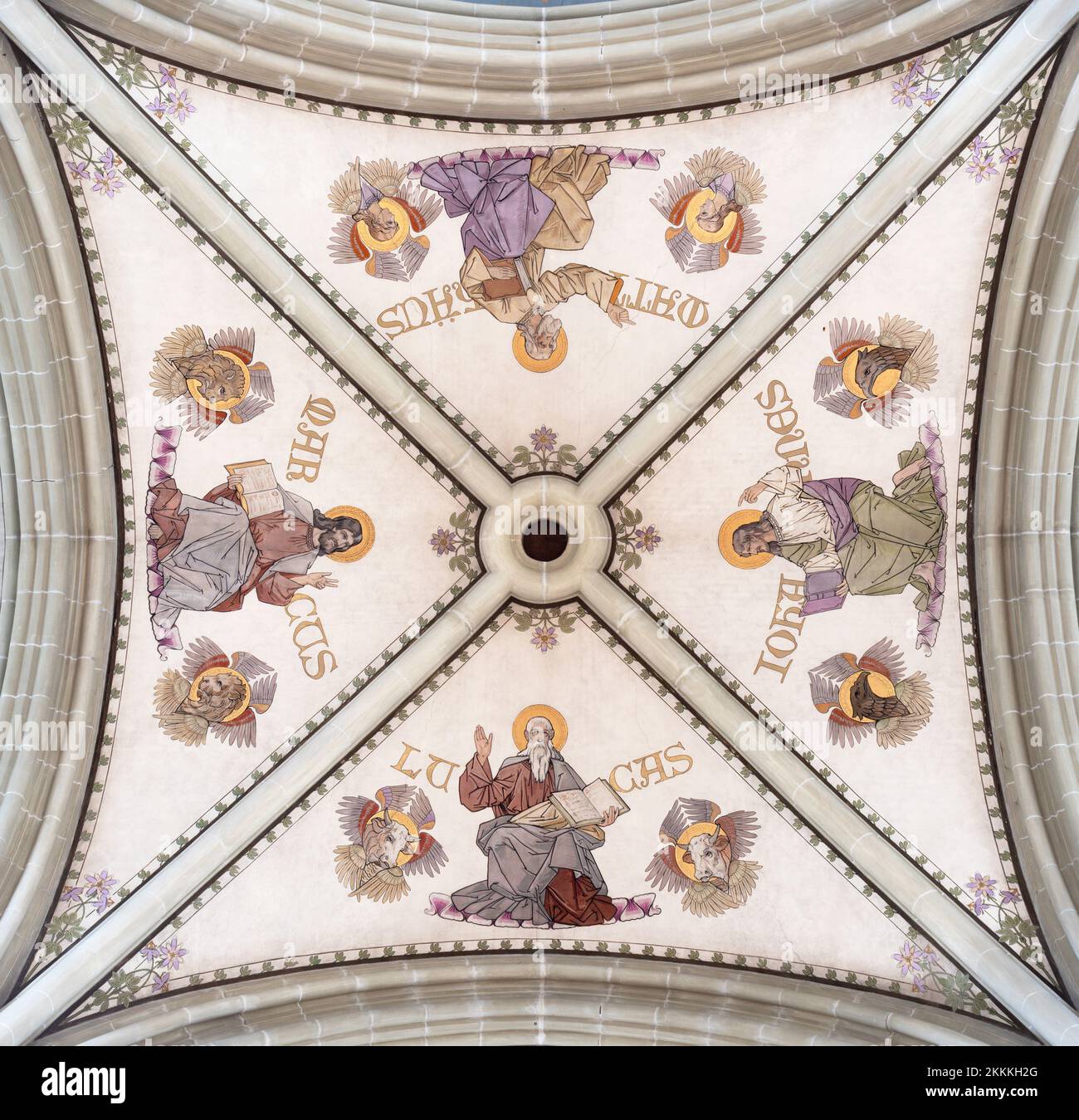 BERN, SCHWEIZ - 27. JUNI 2022: Das Fresko von vier Evangelisten in der Kirche Peter und Paul kirche aus dem 19. Jh. Stockfoto