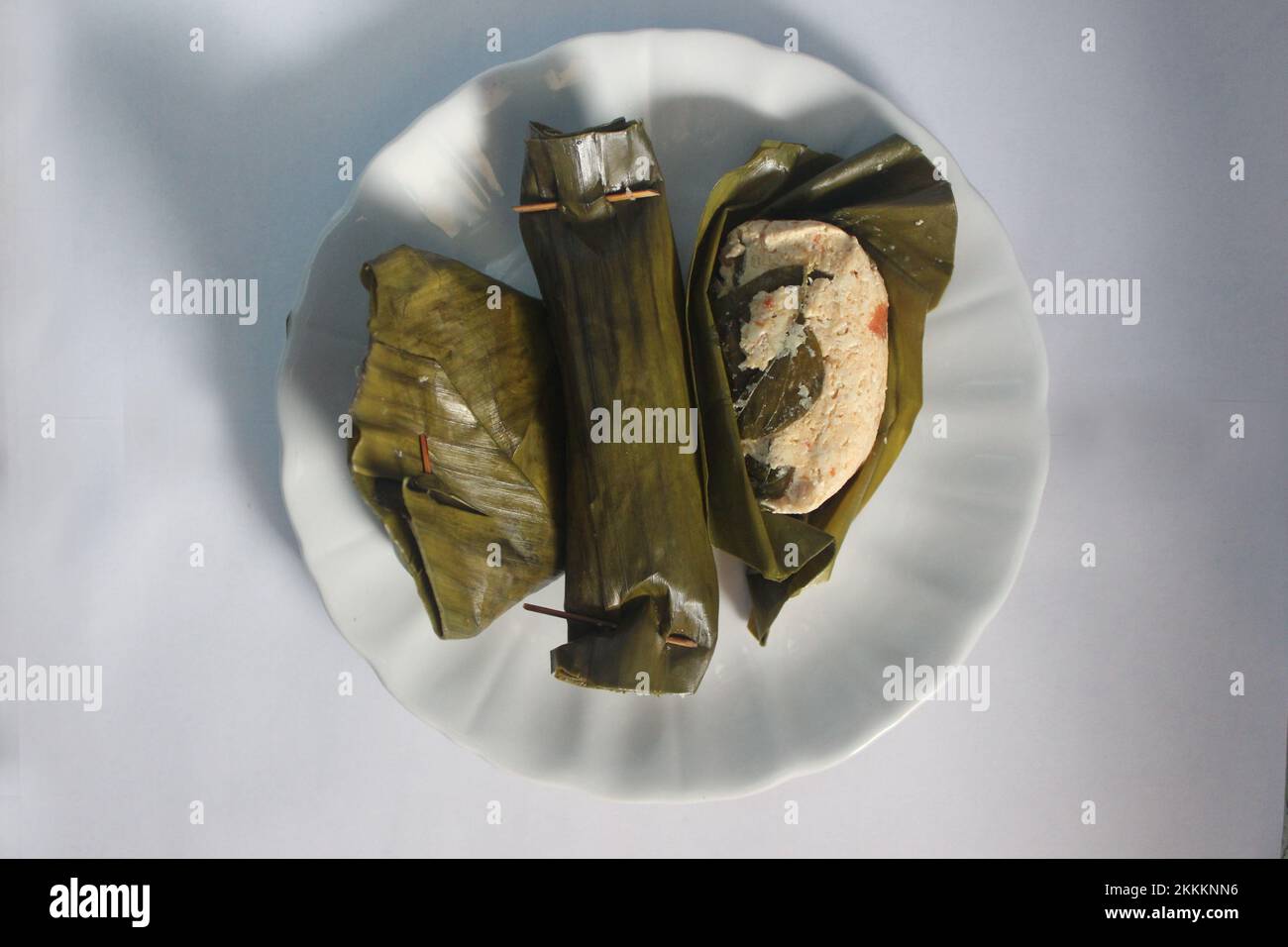 Botok Tofu, ein traditionelles indonesisches Essen, das Salat und Dimsum ähnelt und gut schmeckt, normalerweise für eine Reisbeilage Stockfoto