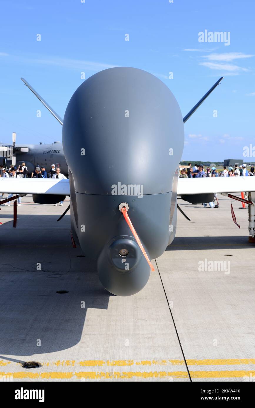 Präfektur Aomori, Japan - 07. September 2014: United States Air Force Northrop Grumman RQ-4B Global Hawk Unbemannte Überwachungsflugzeuge. Stockfoto Präfektur Aomori, Japan - 07. September 2014: United States Air Force Northrop Grumman RQ-4B Global Hawk Unbemannte Überwachungsflugzeuge. Stockfoto