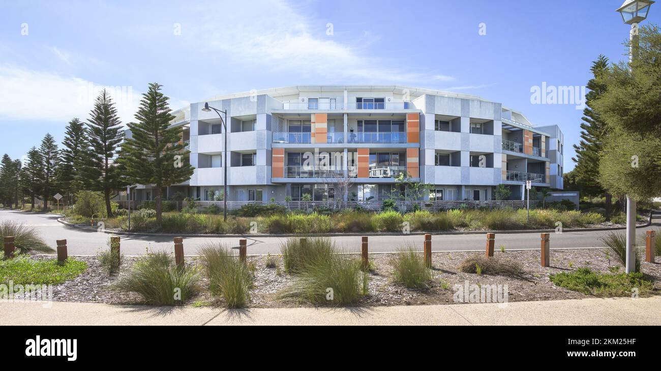 Fremantle, WA, Australien - das Appartement-Gebäude im Sommer mit Architecture Studio Stockfoto