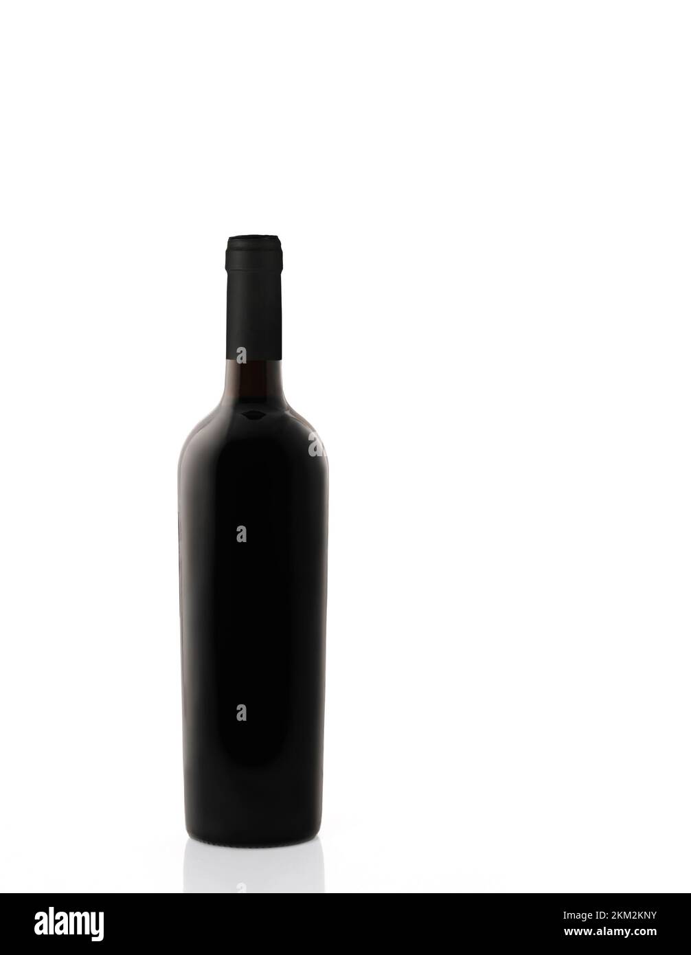 Isolierte Rotweinflasche. Stockfoto