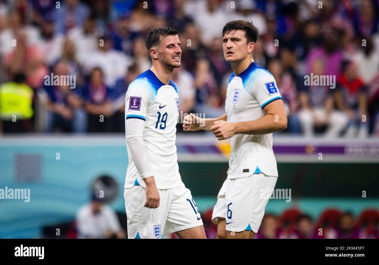 Doha, Katar. 25.. November 2022. Mason Mount (England), Harry Maguire (England) England - USA-Weltmeisterschaft 2022 in Katar 25.11.2022 Kredit: Moritz Muller/Al Stockfoto