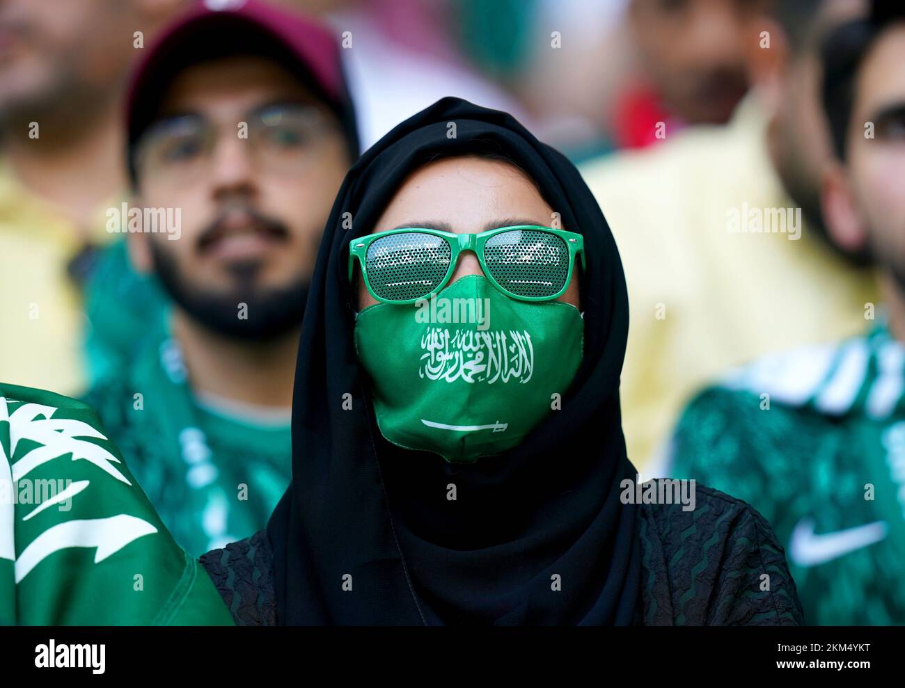 Ein Saudi-arabischer Fan vor dem Spiel der Gruppe C der FIFA ...