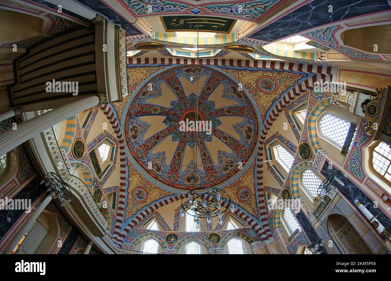 Die Pascha-Moschee Guzelce Kasim in Kasimpasa, Türkei, wurde im 16. Jahrhundert erbaut. Stockfoto