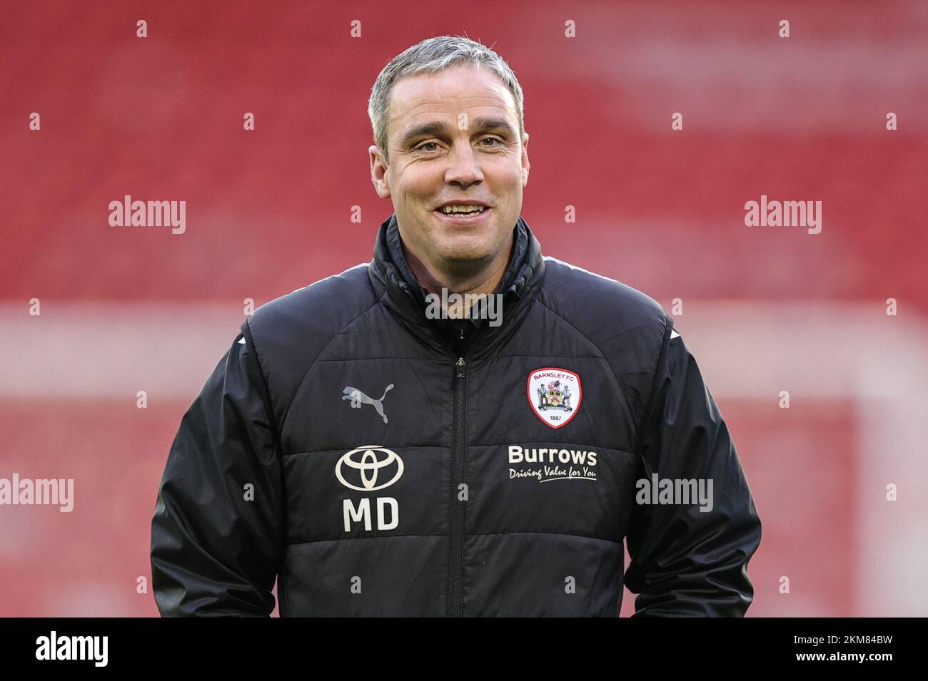 Michael Duff Manager von Barnsley während des Spiels Barnsley gegen Crewe Alexandra in der Emirates FA Cup Runde 2 in Oakwell, Barnsley, Großbritannien, 26.. November 2022 (Foto: Mark Cosgrove/News Images) Stockfoto