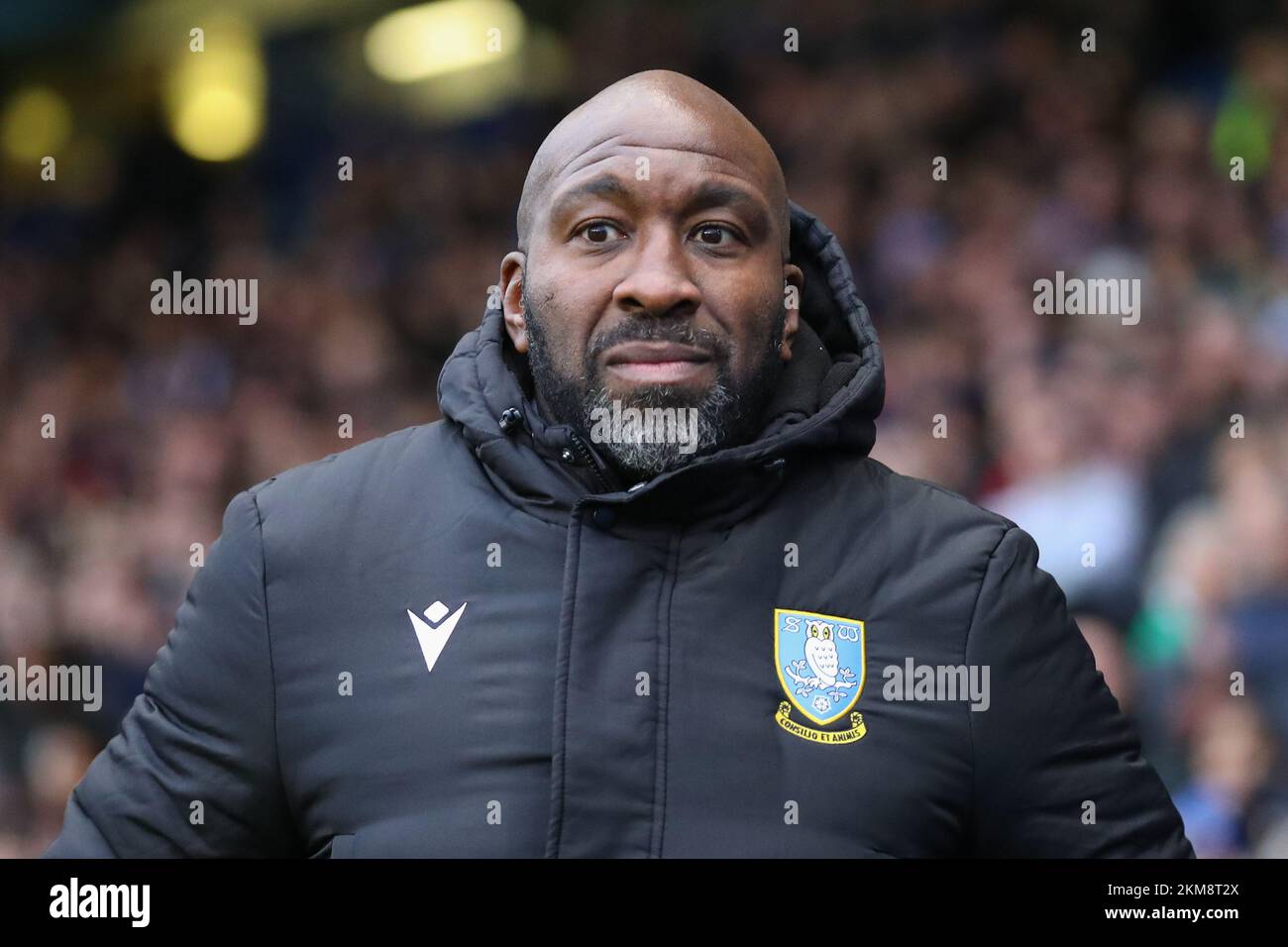 Sheffield, Großbritannien. 26.. November 2022. Darren Moore Managerin von Sheffield Wednesday während des Spiels Sheffield Wednesday vs Mansfield Town in Hillsborough, Sheffield, Vereinigtes Königreich, Emirates FA Cup Round 2, 26.. November 2022 (Foto von Gareth Evans/News Images) in Sheffield, Vereinigtes Königreich, 11./26. November 2022. (Foto: Gareth Evans/News Images/Sipa USA) Guthaben: SIPA USA/Alamy Live News Stockfoto