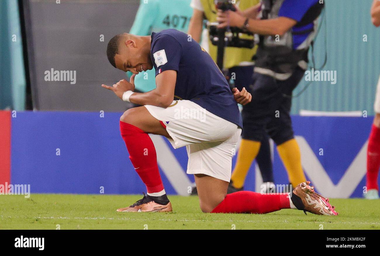 Der französische Kylian Mbappe feiert seine Feier, nachdem er am Samstag, den 26. November 2022, im Stadion 974 in Doha, Bundesstaat Katar, bei einem Fußballspiel zwischen Frankreich und Dänemark in Gruppe D der FIFA-Weltmeisterschaft 2022 einen Treffer erzielt hat. BELGA PHOTO VIRGINIE LEFOUR Stockfoto