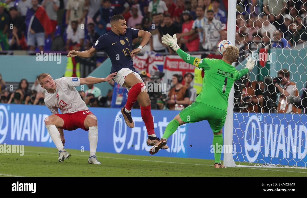 Der französische Kylian Mbappe erzielt das 2-1. Tor während eines Fußballspiels zwischen Frankreich und Dänemark in Gruppe D der FIFA-Weltmeisterschaft 2022 im Stadium 974 in Doha, Bundesstaat Katar am Samstag, den 26. November 2022. BELGA PHOTO VIRGINIE LEFOUR Stockfoto