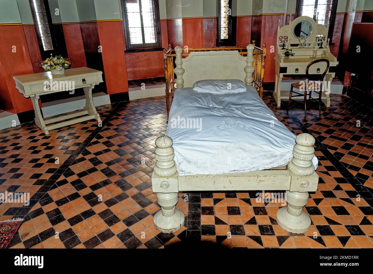 Viktorianisches Schlafzimmer im Castell Coch oder Red Castle. Castle Coch - The Red Castle, Tongwynlais, Cardiff, Wales, Vereinigtes Königreich, Europa - 15. Octob Stockfoto