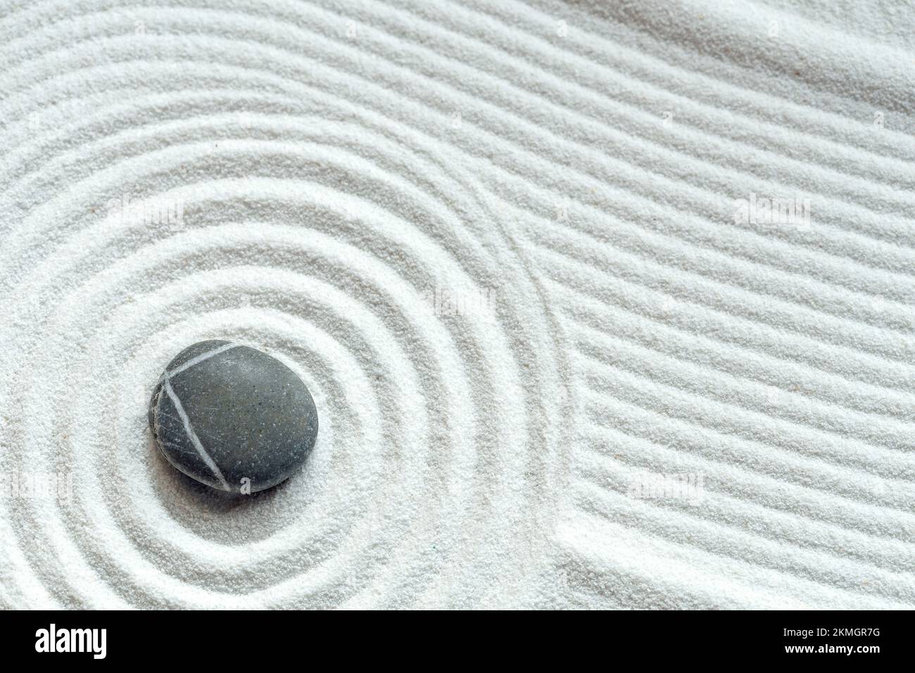 Zen Muster im weissen Sand Stockfoto