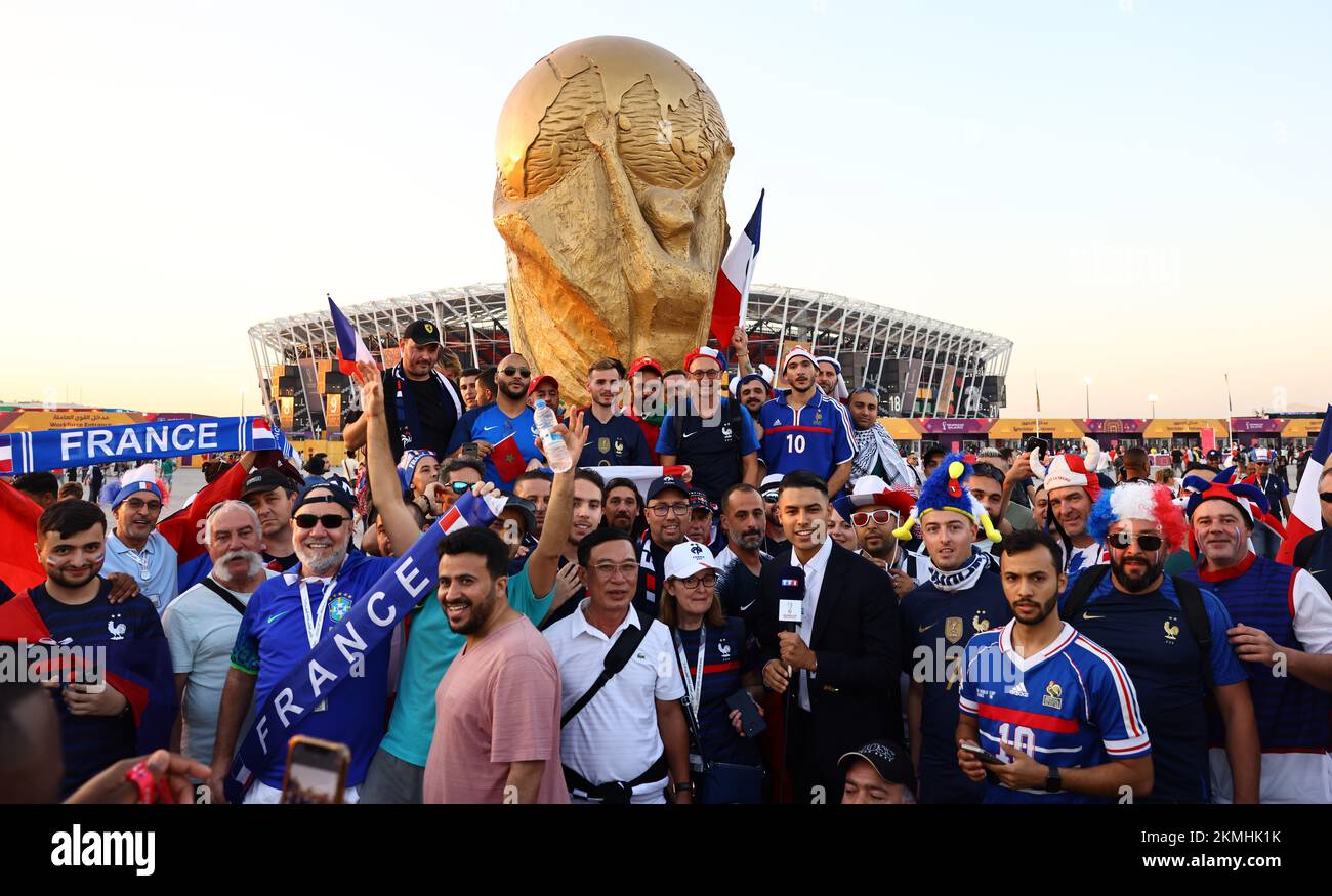 Doha, Katar, 26.. November 2022. Französische Fans während des Spiels der FIFA-Weltmeisterschaft 2022 in Stadium 974, Doha. Der Bildausdruck sollte lauten: David Klein/Sportimage Stockfoto