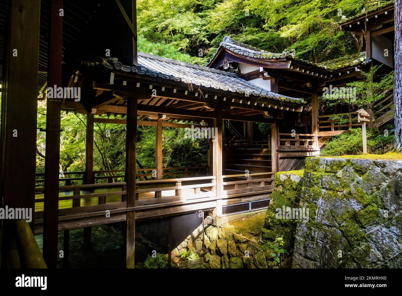 Wunderschönes hölzernes Interieur des antiken Eikando-Tempels in Kyoto Japan Stockfoto