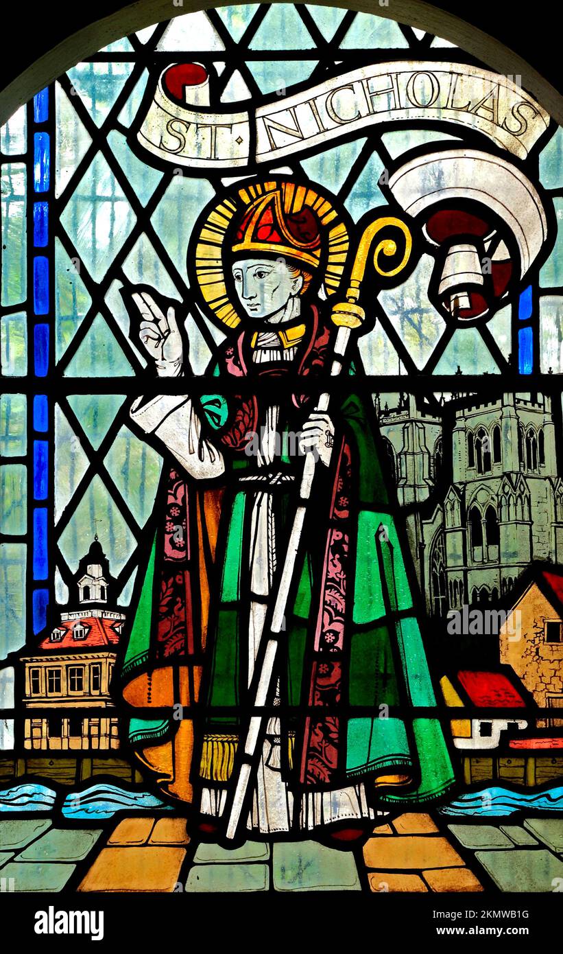 St. Nicholas, mit Hintergrund von Kings Lynn, moderne 20. Jahrhundert, Glasfenster, St. Edmunds Kirche, Hunstanton, Norfolk Stockfoto