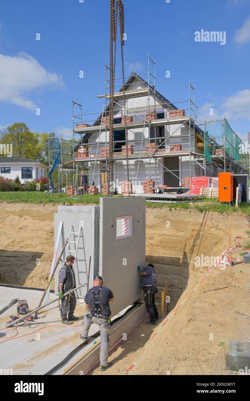 Wohnungsbau, Neubau zwischen Lüneburg und Ratzeburg, Schleswig-Holstein, Deutschland, Europa Stockfoto