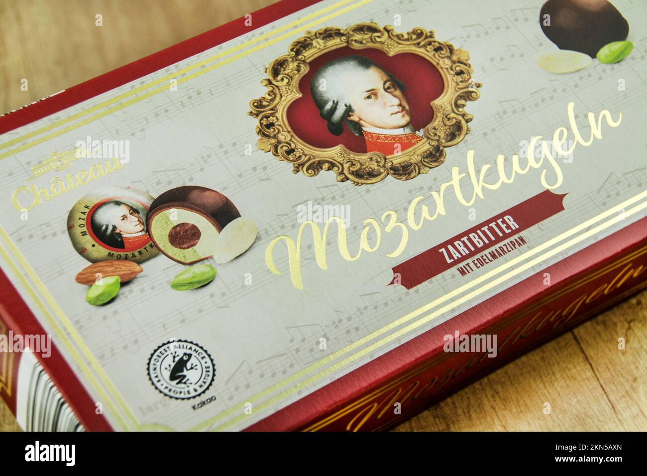 Mozartkugeln aldi -Fotos und -Bildmaterial in hoher Auflösung – Alamy