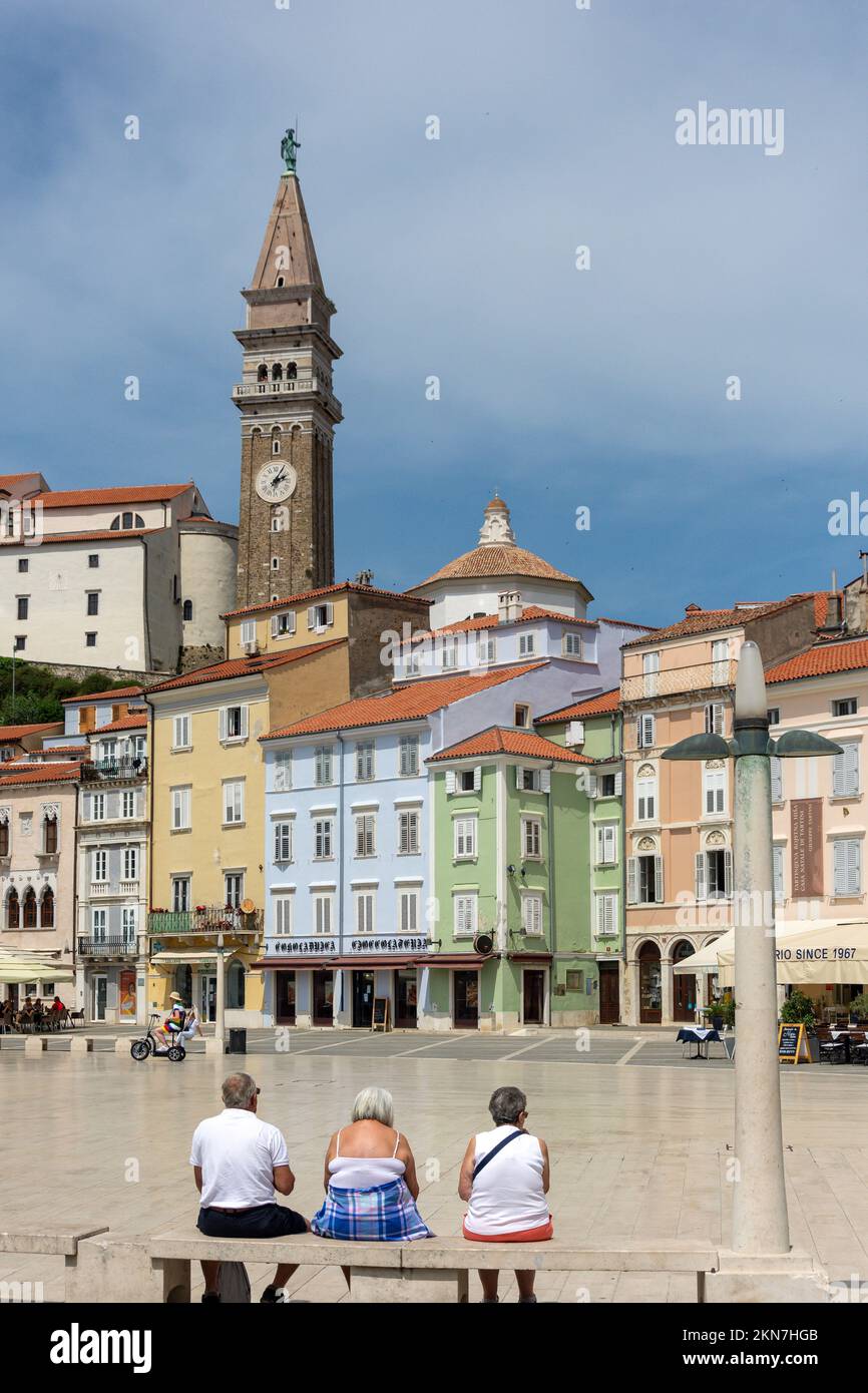 Tartini-Platz mit Glockenturm der Kathedrale, Piran (Pirano), Slowenisches Istrien, Slowenien Stockfoto