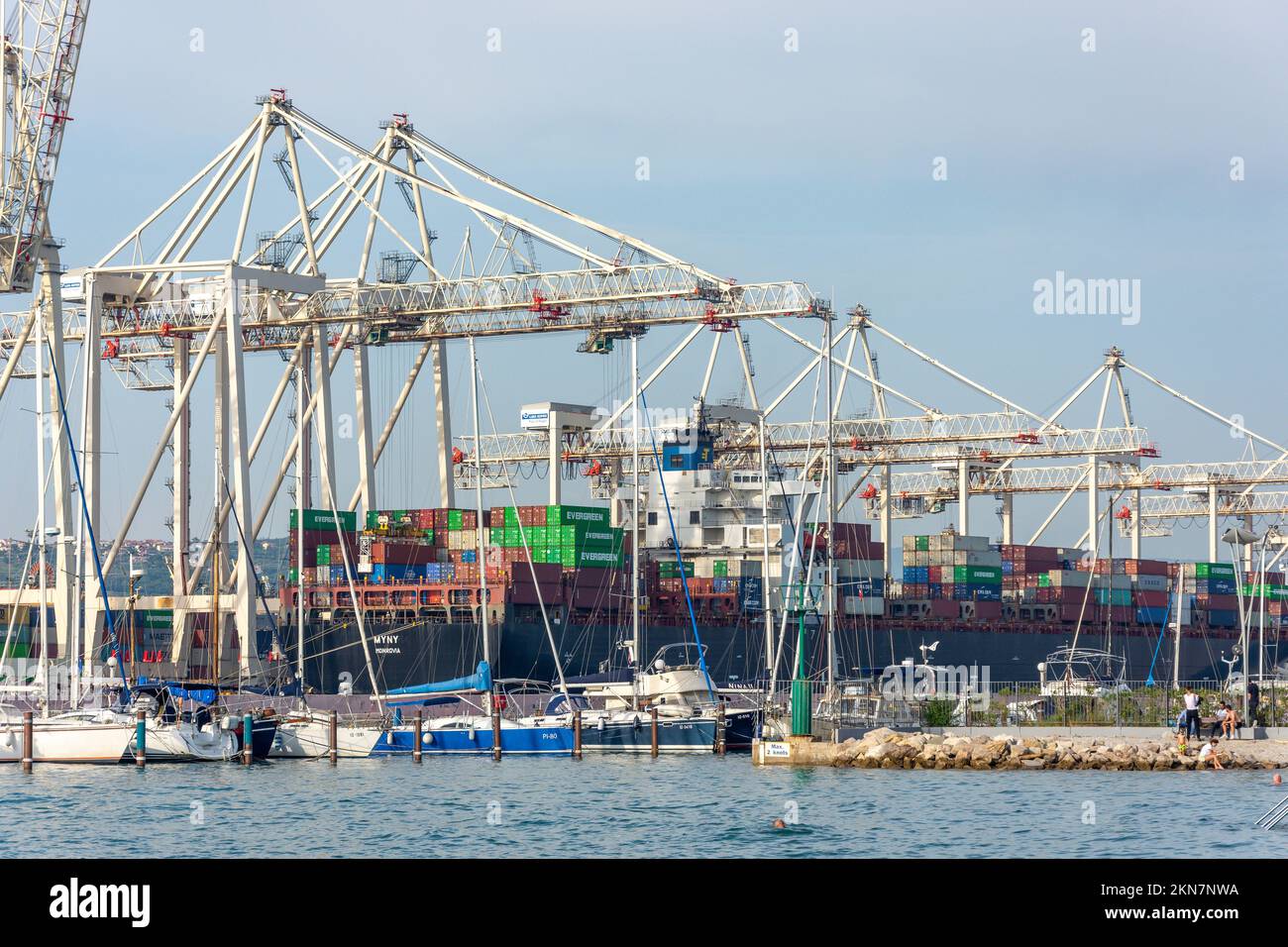 Kontejnerski Container Terminal, Vojkovo nabrežje, Koper, Slowenisch Istrien, Slowenien Stockfoto