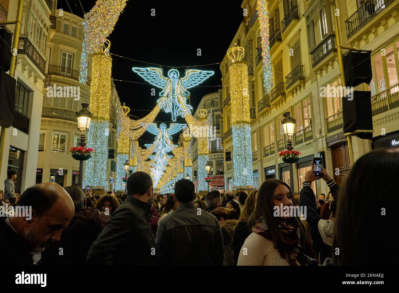 Málaga, Spanien. 26.. November 2022 Die Weihnachtslichter schalten sich ein. Stockfoto