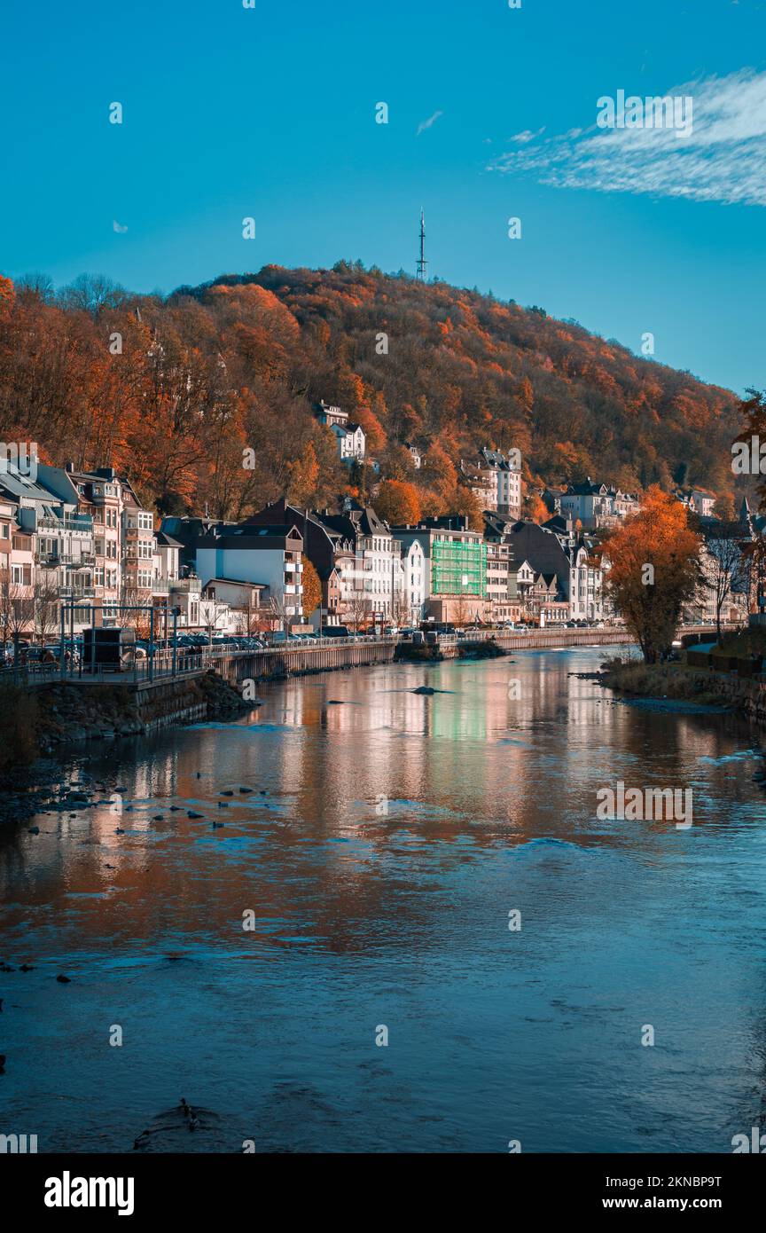 Der Fluss Lenne im historischen Altena, Sauerland, Deutschland Stockfoto