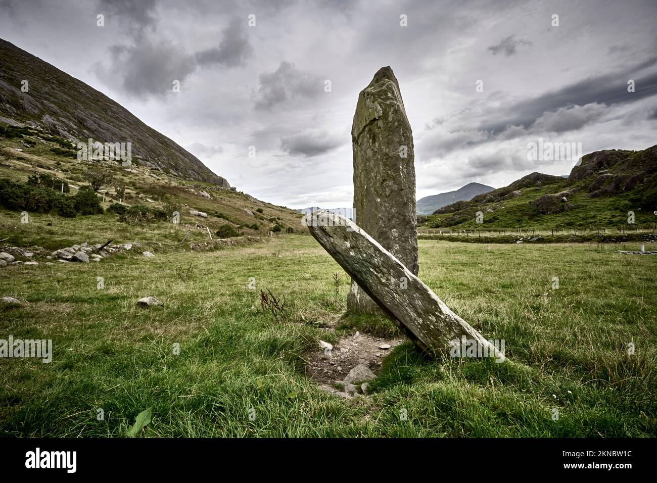 Archäologische Stätte des prähistorischen Steinkreises von Shronebirrane, County Kerry im Nordwesten Irlands Stockfoto