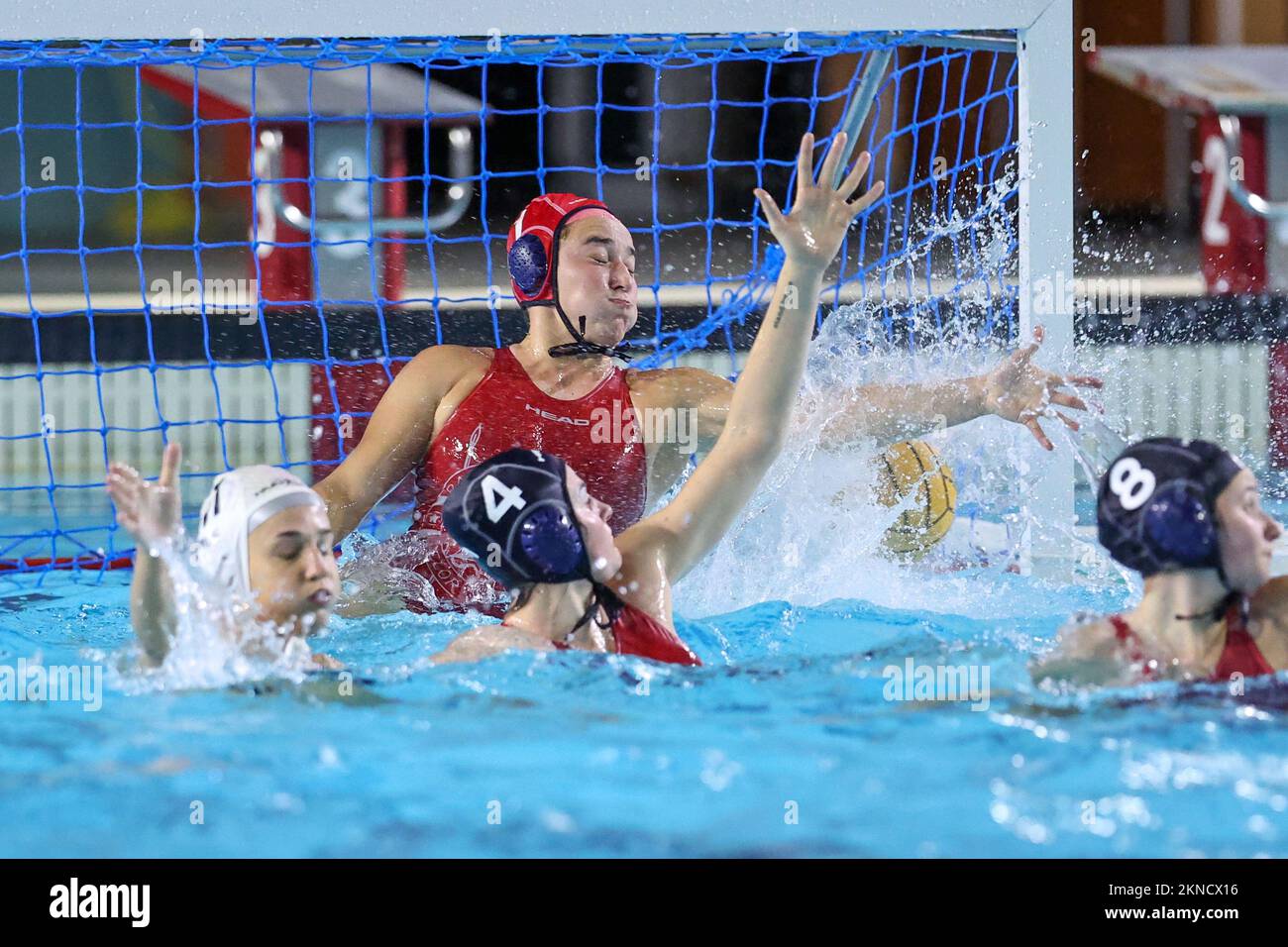 Rom, Italien. 26.. November 2022. Caterina Banchelli (RN Florentia) beim Spiel SIS Roma vs RN Florentia, Waterpolo Italian Serie A1 Women in Rom, Italien, November 26 2022 Kredit: Independent Photo Agency/Alamy Live News Stockfoto