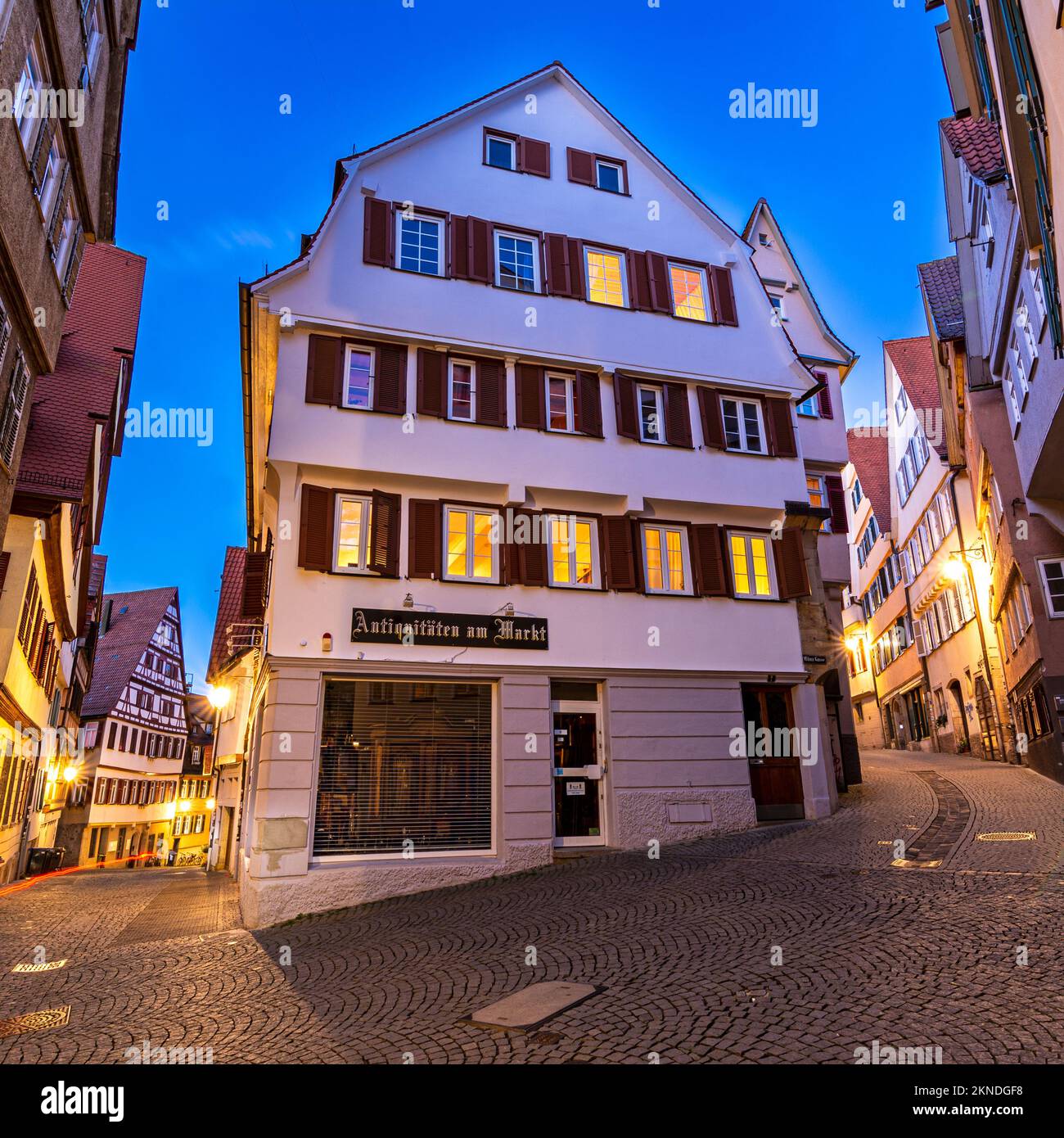 Nachtaufnahme der historischen Altstadt von Tübingen Stockfoto
