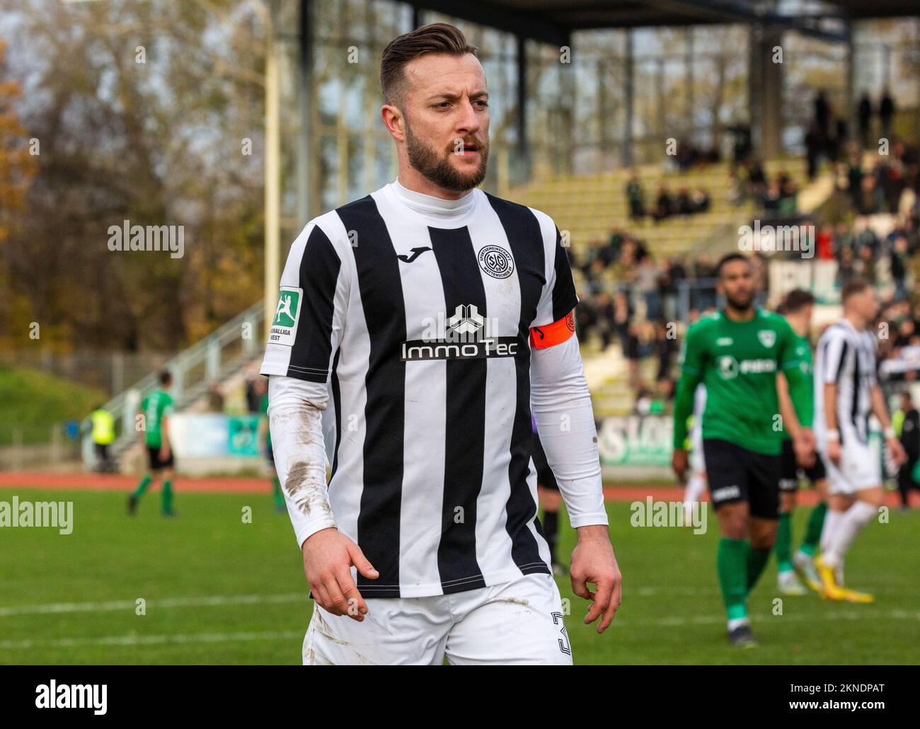 Sport, Fußball, Regional League West, 2022/2023, SG Wattenscheid 09 vs. SC Preussen Münster 4-5, Lohrheide Stadium, Mannschaftskapitän Marvin Schurig (SG) Stockfoto