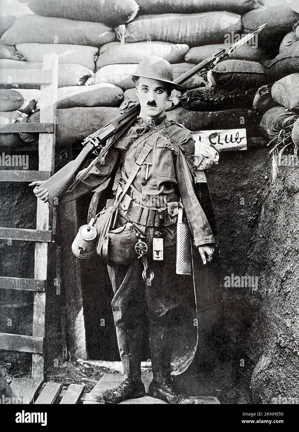 SCHULTERARME 1918. Erster Stummfilm von National Pictures mit Charlie Chaplin Stockfoto