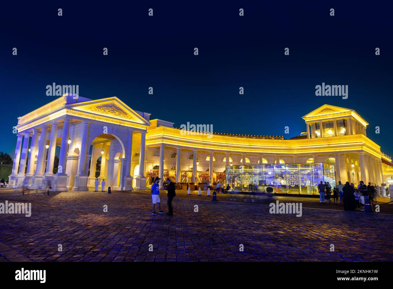 Das Katara International Dhow Festival ist ein jährliches Kulturfestival, inspiriert von Katars reichem maritimen Erbe Doha Qatar 30-11-2022 Stockfoto