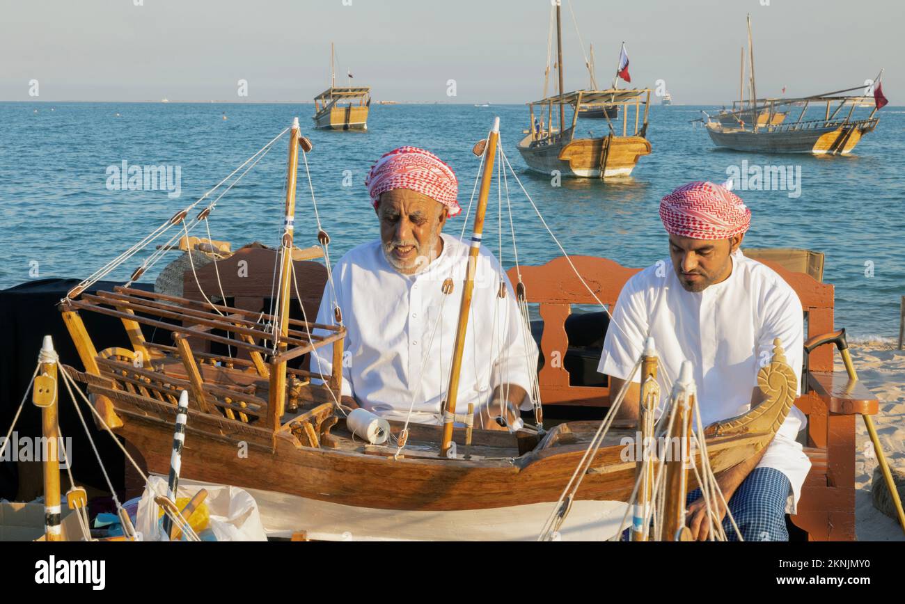 Das Katara International Dhow Festival ist ein jährliches Kulturfestival, inspiriert von Katars reichem maritimen Erbe Doha Qatar 01-12-2022 Stockfoto