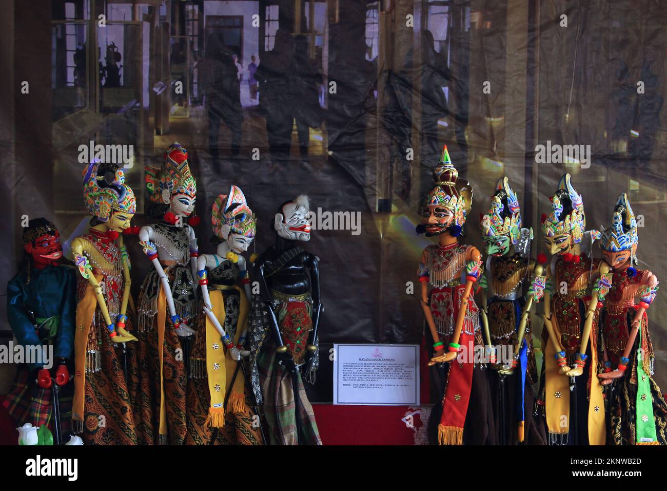 Wayang golek ist eines von Indonesiens kulturellem Erbe und befindet sich in der Sundanese Gegend von West Java. Kostüm Stockfoto