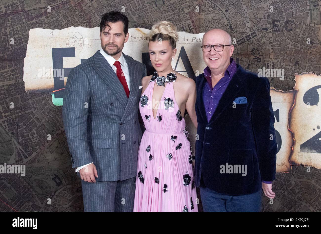 Henry Cavill, Millie Bobby Brown und Harry Bradbeer nehmen am 27. Oktober 2022 an der Premiere von Enola Holmes 2 von Netflix im Paris Theater in New York Teil Stockfoto