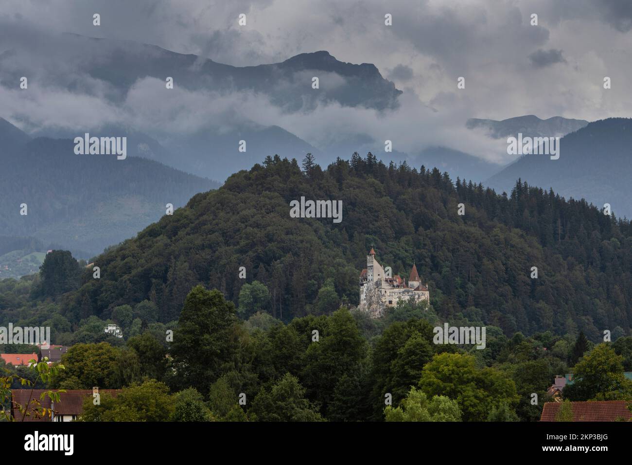 Schloss Bran, bekannt als Draculaschloss, im Dorf Bran, Siebenbürgen, Rumänien Stockfoto
