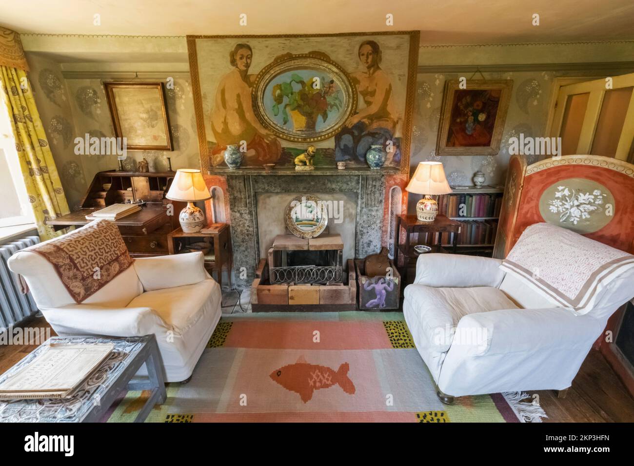 England, East Sussex, Firle, West Firle, Charleston House, Das Haus von Vanessa Bell und Duncan Grant, das Wohnzimmer Stockfoto