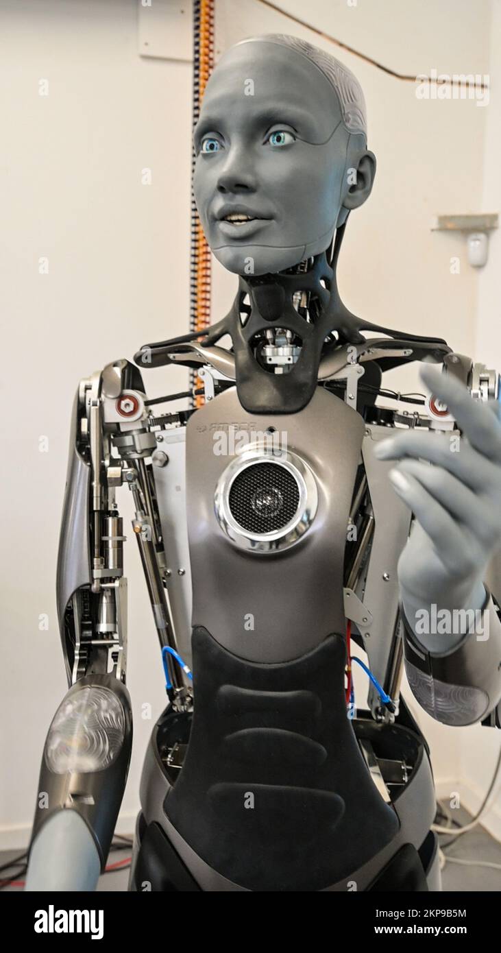 Lebensechte Robotik. Ameca, ein humanoider Roboter, hergestellt von Engineered Arts, aus Falmouth, Cornwall, Großbritannien Stockfoto