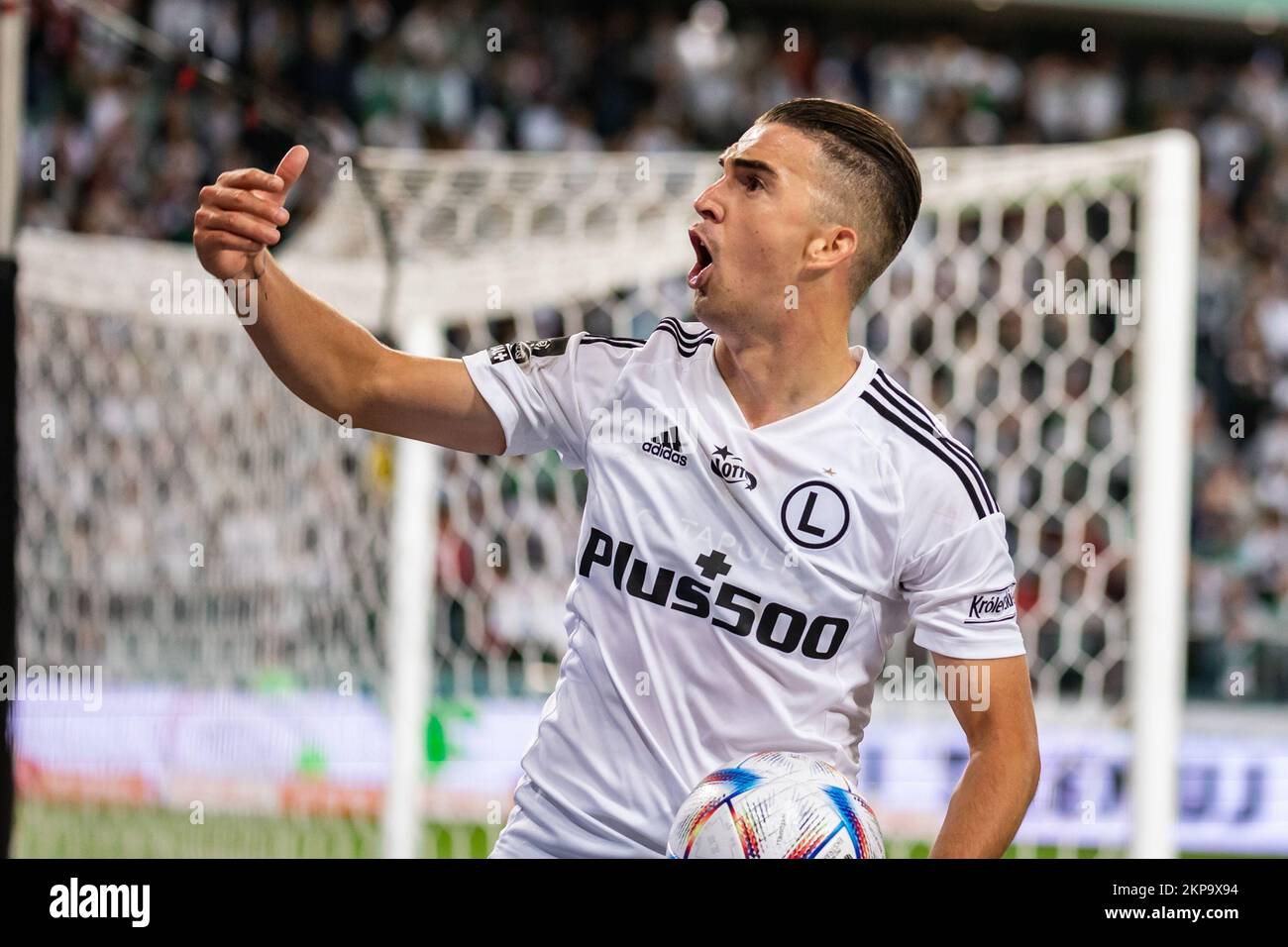 Carlos Daniel Lopez Huesca „Carlitos“ von Legia während des Spiels der polnischen PKO Ekstraklasa League zwischen Legia Warszawa und Miedz Legnica im Marschall Jozef Pilsudski Legia Warsaw Municipal Stadium. Endstand: Legia Warszawa 3:2 Miedz Legnica. Stockfoto