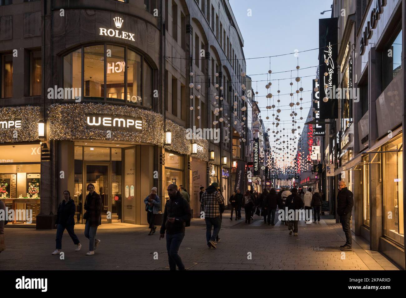 Juweliergeschäft Wempe in der Einkaufsstraße hohe Stasse / am Hof, Köln, Deutschland. Juwelier Wempe auf der Einkaufsstraße hohe Straße / am Hof, Köln, D. Stockfoto