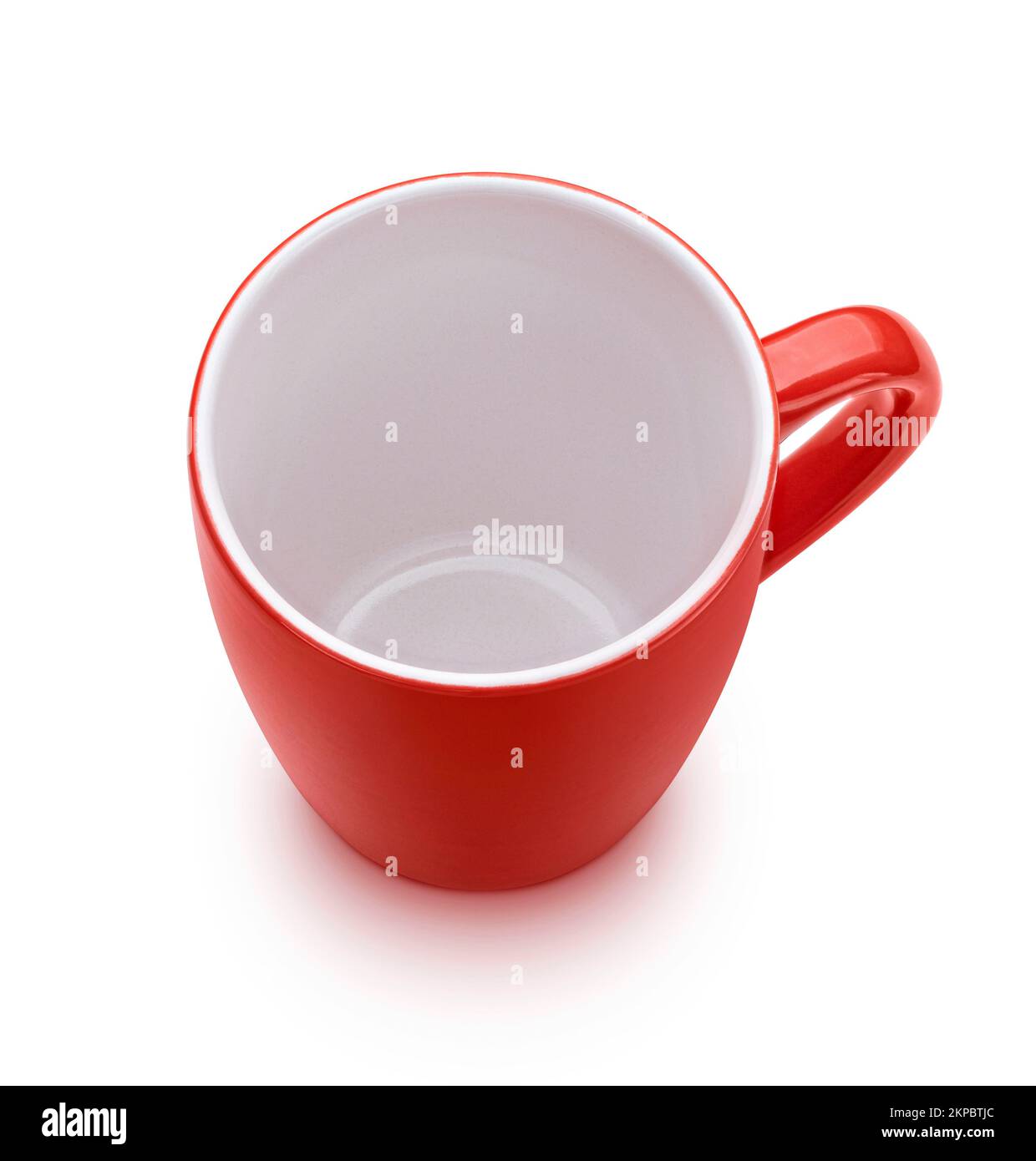 Rote Tasse isoliert auf weißem Hintergrund, Draufsicht Stockfoto