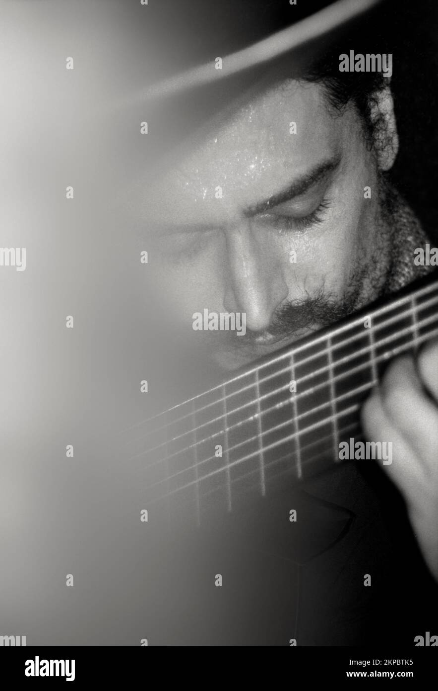 Egberto Gismonti, brasilianischer Komponist, Gitarrist und Pianist, Live-Konzert, Jazzfestival Balve, 1978 Stockfoto